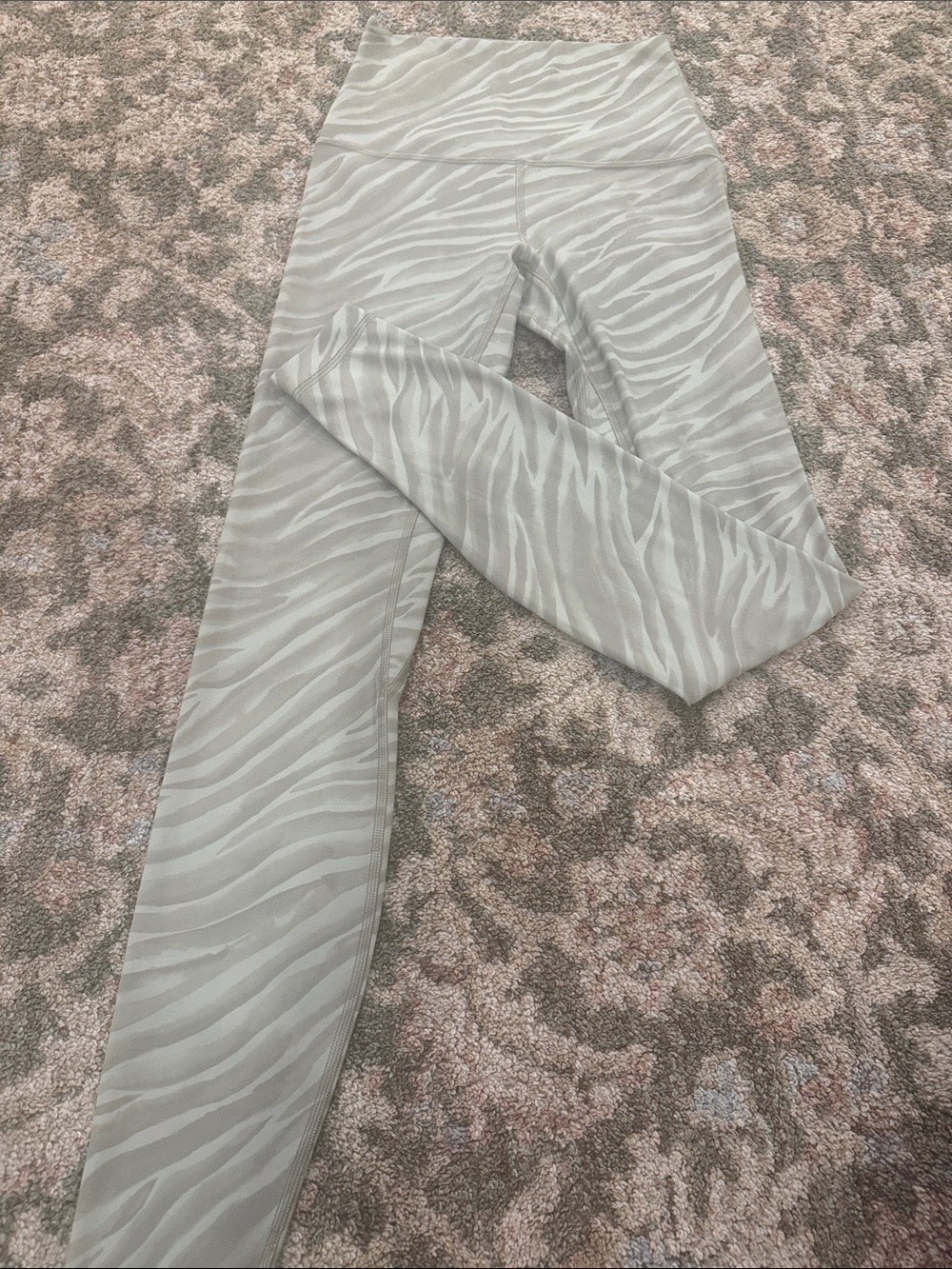 lululemon athletica Align Leggings Tigre camo green print size 4